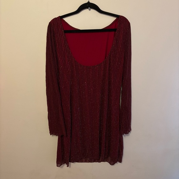 ❤️🪩 PLUS Sequin Dress 🪩❤️ - Picture 4 of 8